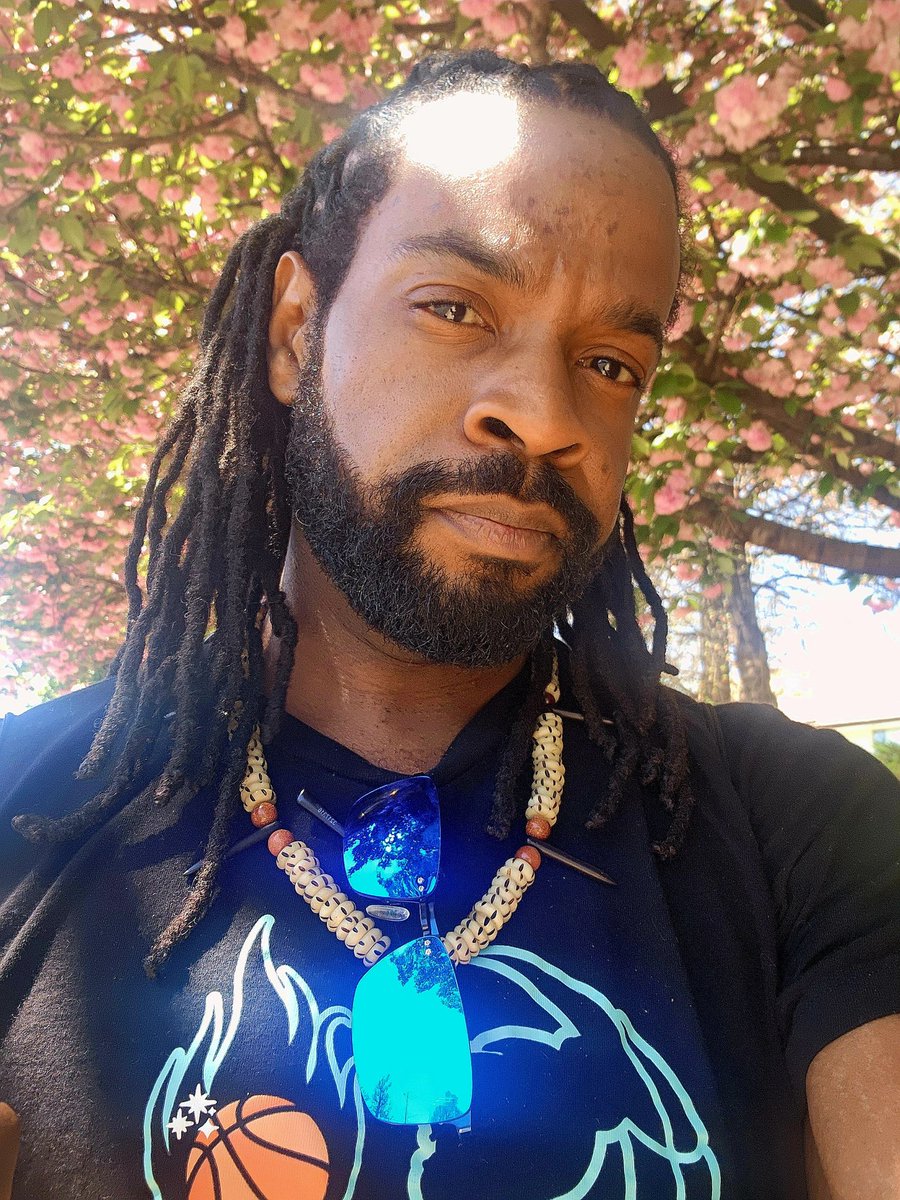 Every day I wear handsome. Today is especially handsome. Sometimes, you gotta get groomed and take the long way home. Peace to @cantretiredoc @MajorMelaniee for the shirt