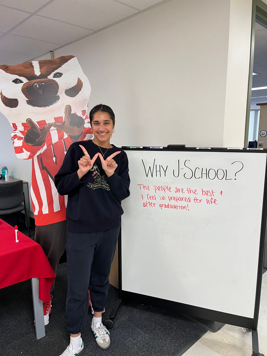 uw_sjmc's tweet photo. We kicked off #DayoftheBadger by celebrating our J-School Badger pride and asking our students "Why J-School?" Unsurprisingly, they had some pretty great answers 🤩 https://t.co/tLT5TozAvj