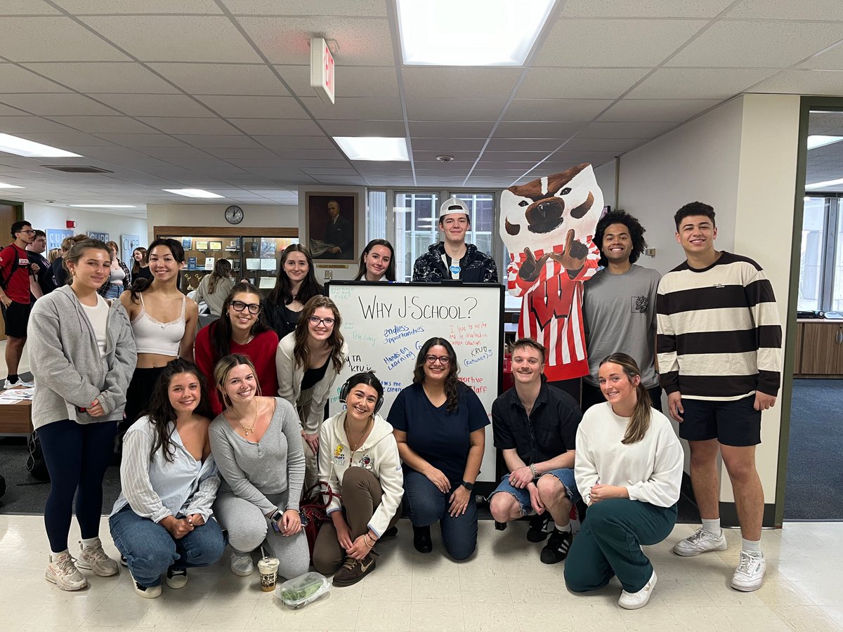 uw_sjmc's tweet photo. We kicked off #DayoftheBadger by celebrating our J-School Badger pride and asking our students "Why J-School?" Unsurprisingly, they had some pretty great answers 🤩 https://t.co/tLT5TozAvj