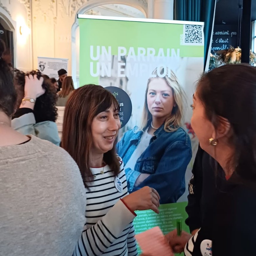 Plusieurs acteurs de l'économie sociale &amp; solidaire sont réunis à l'afterwork #UnparrainUnEmploi à Marseille 🤝

Objectif ? Rencontrer des jeunes en recherche d'emploi et leur permettre de bénéficier de leur soutien et réseau en les parrainant, grâce au financement <a href="/MaRegionSud/">Région Sud</a>