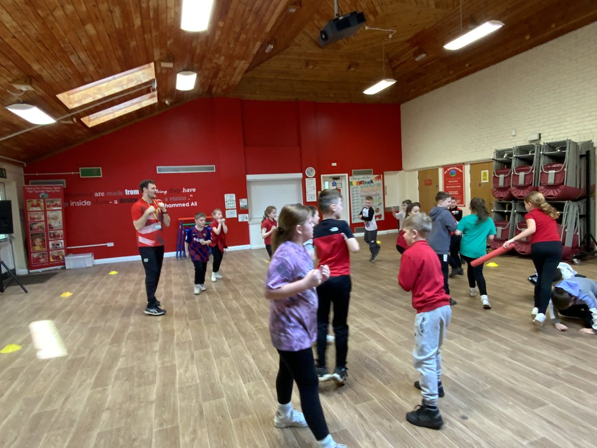 MissWinter1's tweet photo. A wonderful first session for Y3 with @CalzagheMD last week. Looking forward to our next session on Friday @NantYParcSchool https://t.co/oiCdqKob57