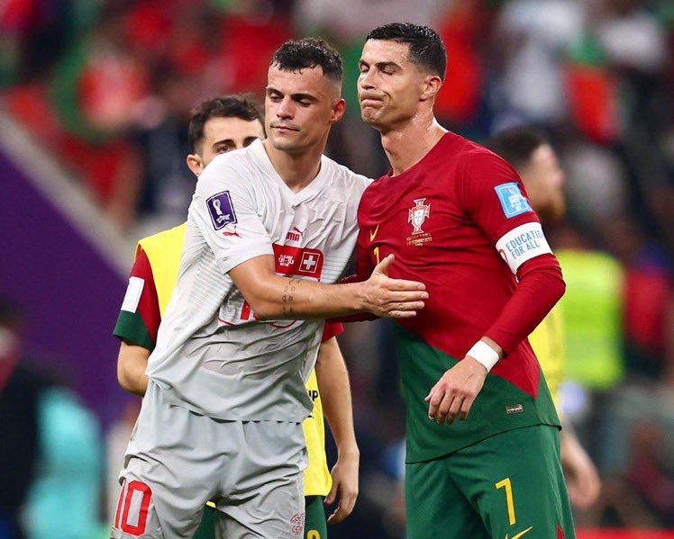 Granit Xhaka'nın tercihleri:

✔️ Ronaldo vs. Messi ❌
✔️ Agüero vs. Rooney ❌
✔️ Xavi vs. Iniesta ❌
✔️ Şampiyonlar ligi vs. Dünya Kupası ❌