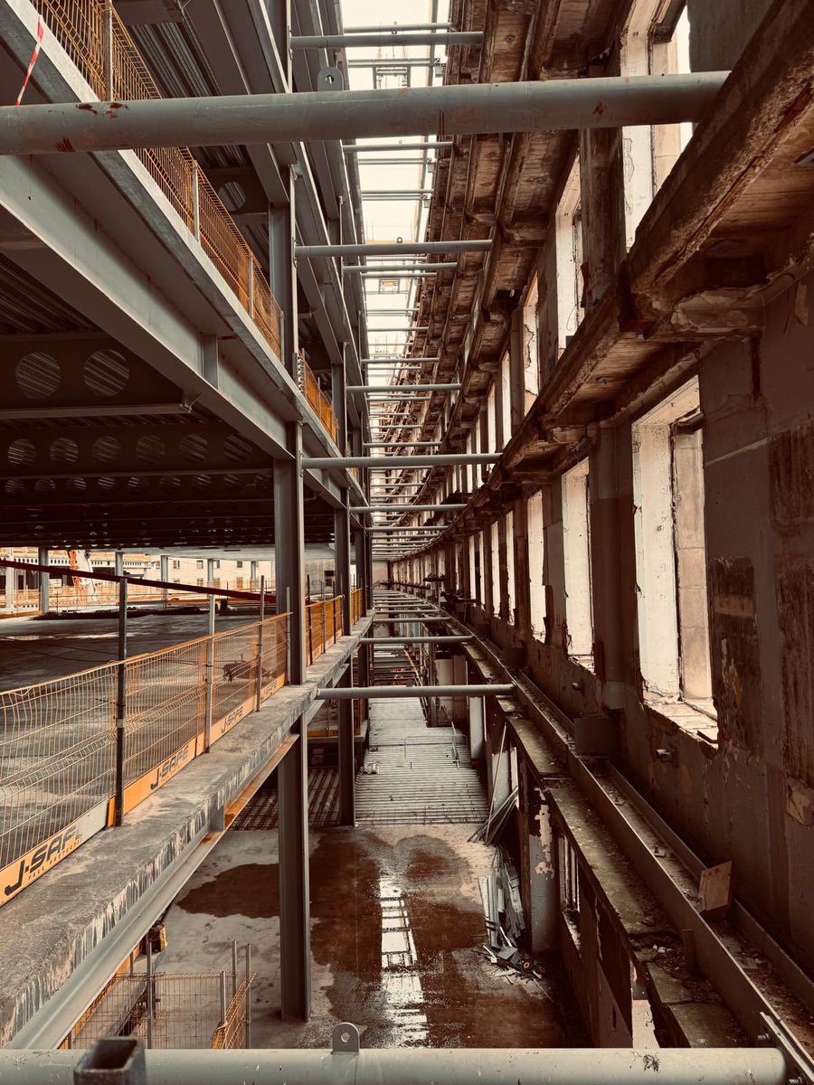derry_bs's tweet photo. A great day at #PilgrimsQuarter in Newcastle. We’re busy across many work faces, with today’s milestone being the lifting of our first #PreFab @WeatheriteAC packaged AHU, to the roof. Great work from all involved. #KeepOnKeepingOn 

@bandkbuild @Cundall_Global 

#PipesAndWires https://t.co/l3JOsOdWxt