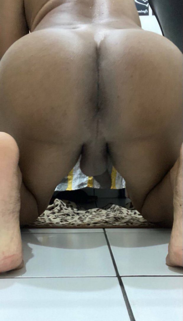Novinho pass senta 🤤 tweet media