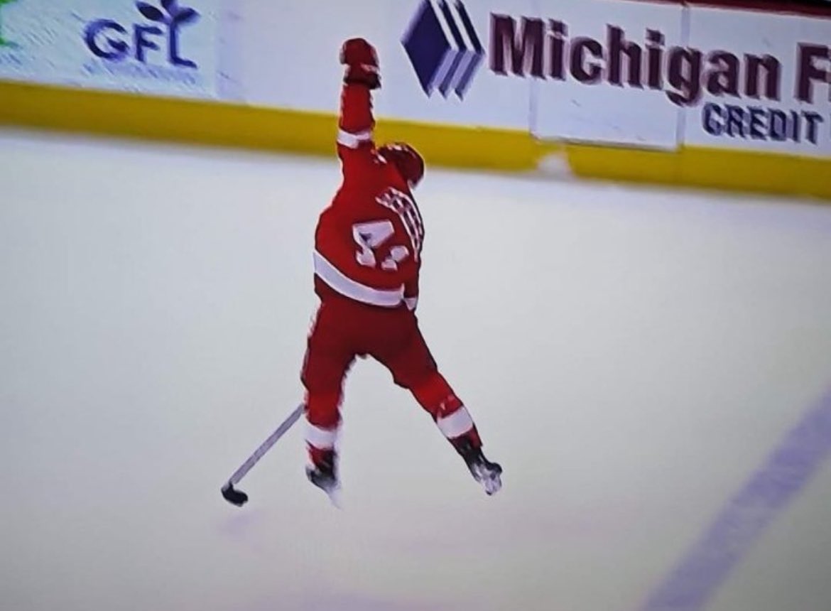 HockeytownRD's tweet photo. Who did it better? 🐙

#LGRW #RedWings https://t.co/IWaVaavkcs