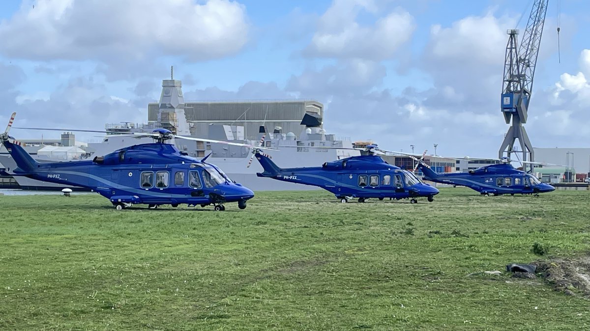 DePolitieheli's tweet photo. Vandaag met onze 3 AW139's van de @Politie @Defensie ondersteund tijdens de oefening #portdefender. @LDO_Helicopters #MARSOF #AW139 ^139 https://t.co/AIGifGEjKD
