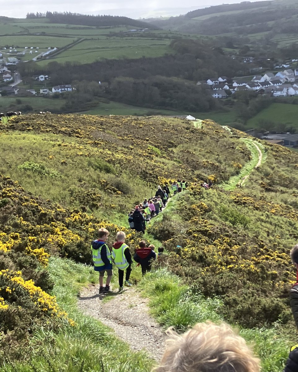 Thank you very much to pupils from Ysgol Gymraeg Aberystwyth this morning for being so interested and enthusiastic about the story of Pendinas hillfort and its inhabitants across the centuries. @YsgolGymraeg @YsgolGymraeg3 @RC_Archive @RC_Survey @RC_EnwauLleoedd
