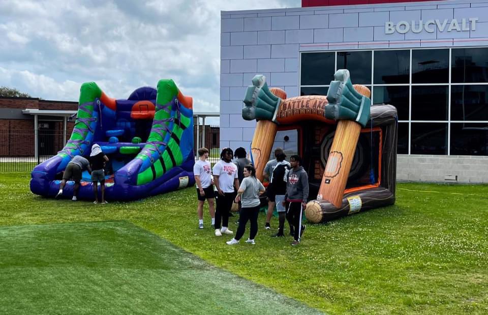 Colonel student athletes played with students of the Lafourche Arc for Field Day at Nicholls State University. The Colonel family including coaches, members of administration, and AD “JT Terrell” President, Dr. Jay Clune were delighted to welcome Lafourche Arc for this fun event!