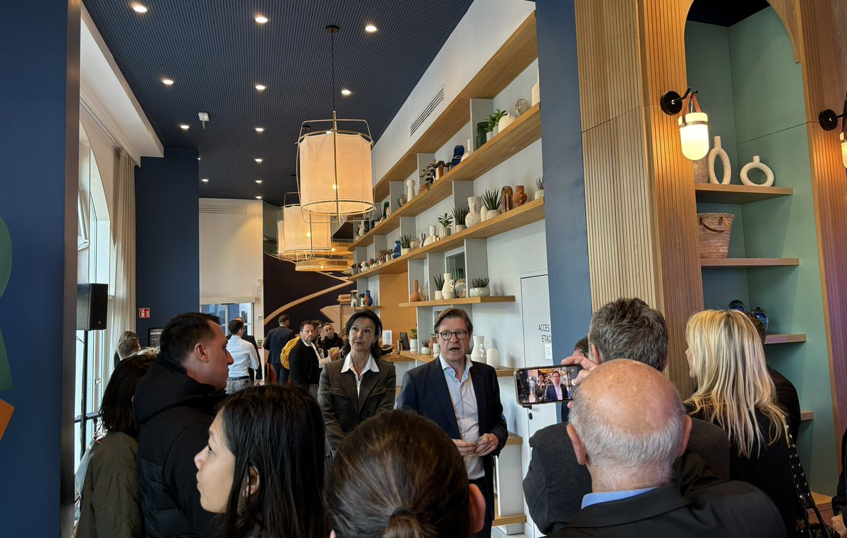 Laure-Agnès Caradec (@lacaradec) on Twitter photo 🎊Inauguration de la résidence <a href="/Odalys_Groupe/">Odalys Groupe</a> « La Porte Bleue » au ♥️ du périmètre <a href="/Euromed_MRS/">Euroméditerranée</a>
🏙️Équipement de qualité avec une offre d’appart’hotels : essentiel au 3e quartier d’affaires de France 👉🏼 vitrine de <a href="/AMPMetropole/">Métropole Aix-Marseille-Provence</a> avec 5 700 établissements pour 54 000 emplois 🎊Inauguration de la résidence <a href="/Odalys_Groupe/">Odalys Groupe</a> « La Porte Bleue » au ♥️ du périmètre <a href="/Euromed_MRS/">Euroméditerranée</a>
🏙️Équipement de qualité avec une offre d’appart’hotels : essentiel au 3e quartier d’affaires de France 👉🏼 vitrine de <a href="/AMPMetropole/">Métropole Aix-Marseille-Provence</a> avec 5 700 établissements pour 54 000 emplois