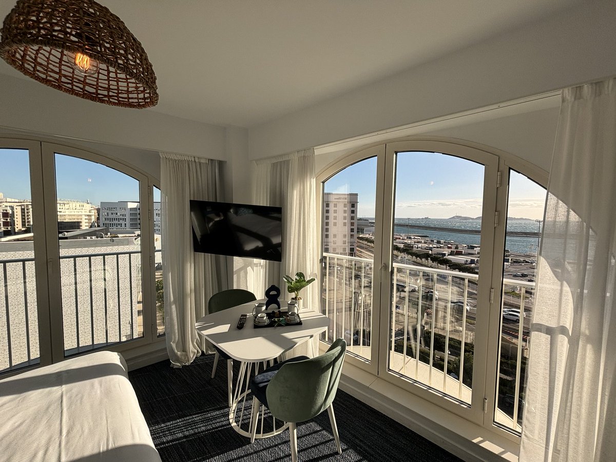 Laure-Agnès Caradec tweet media