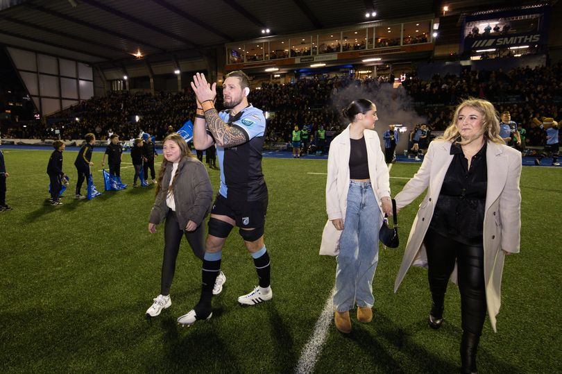 The Welsh rugby servant who put himself out there when everything was crumbling | @benjames1796 walesonline.co.uk/sport/rugby/ru…