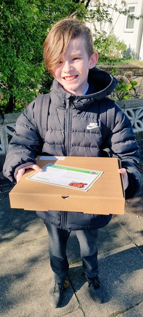 HannahCarty8's tweet photo. We had a great time at cooking club today 👨‍🍳 it's a thumbs up for the yummy pizzas 🍕 he's looking forward to try next week's creation already  @NYPSYr5Meerkats  @Newyorkprimary https://t.co/puS44nNTD5