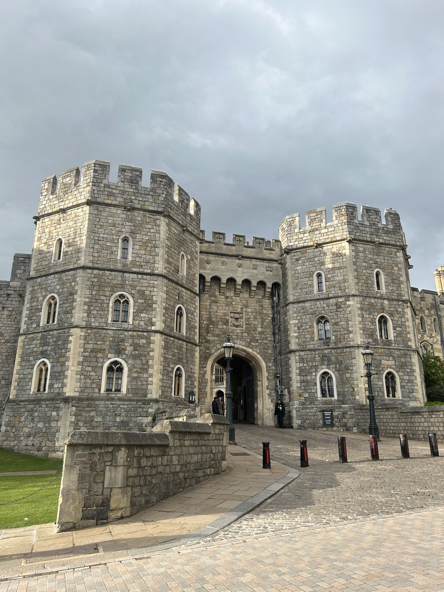 Crafty_General's tweet photo. #Cocktails #Windsor #NeverWalkBy

And nearly run over by @dean1wg in his wonderful new toy! Suits you Sir 🫡🇬🇧⚔️ https://t.co/pAzn2oIbQQ