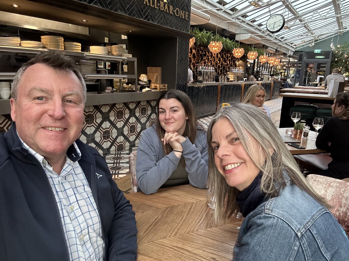 Crafty_General's tweet photo. #Cocktails #Windsor #NeverWalkBy

And nearly run over by @dean1wg in his wonderful new toy! Suits you Sir 🫡🇬🇧⚔️ https://t.co/pAzn2oIbQQ