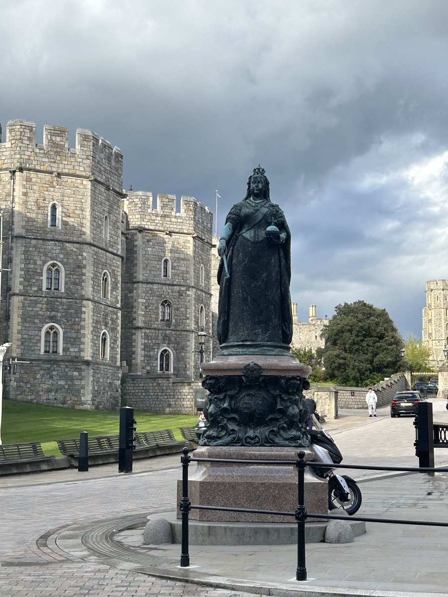 Crafty_General's tweet photo. #Cocktails #Windsor #NeverWalkBy

And nearly run over by @dean1wg in his wonderful new toy! Suits you Sir 🫡🇬🇧⚔️ https://t.co/pAzn2oIbQQ