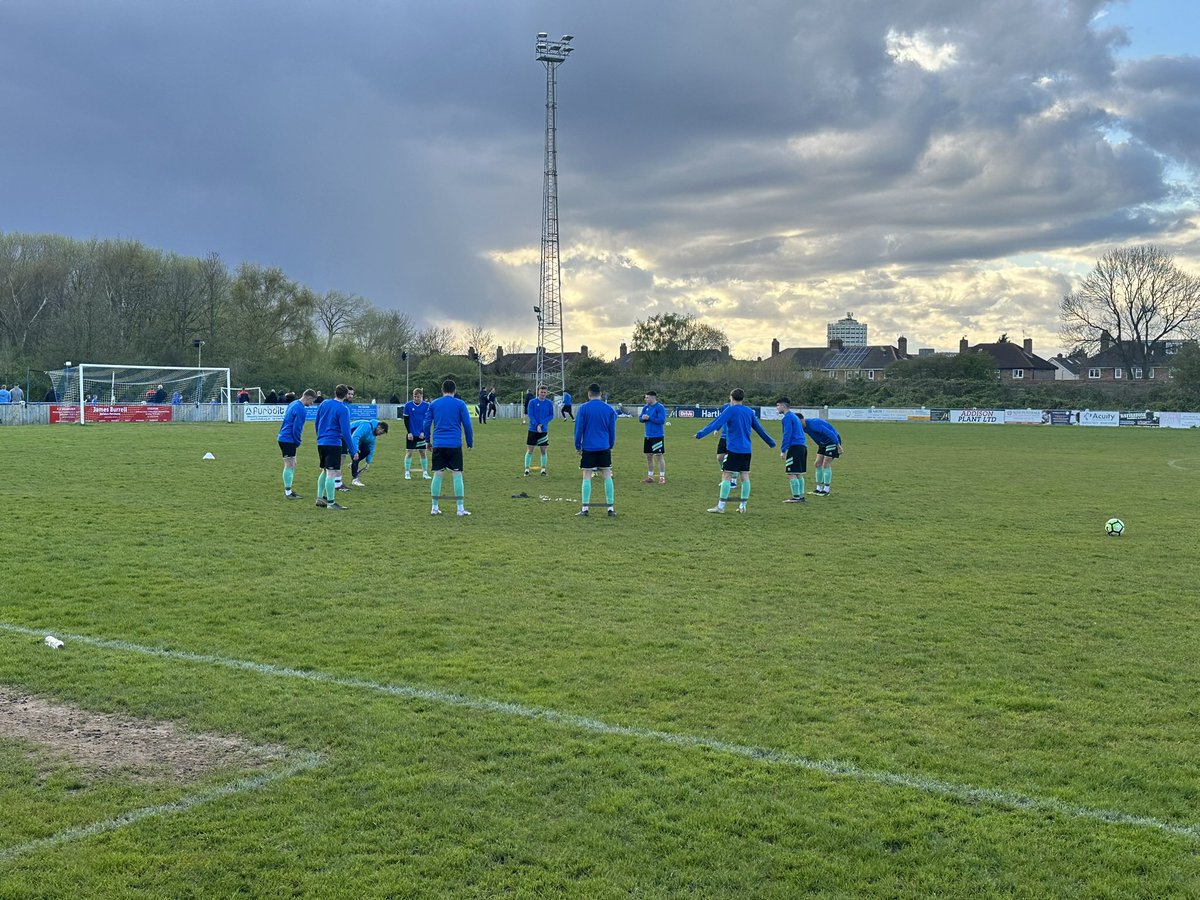 Lads are out warming up - Fc vs Yarm & Eaglescliffe kick off is 7.30 updates to follow #northernleague