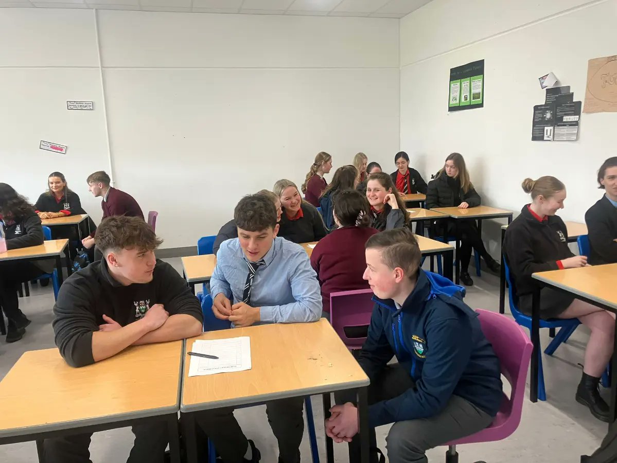 5th yr Spanish were given a great welcome by the language department today at St. Brogan's College where they took part in a quiz covering everything Spanish from verbs and vocab 📖 to football ⚽️ and music 🎶 They had a fantastic time and were delighted to chat in Spanish 🇪🇸