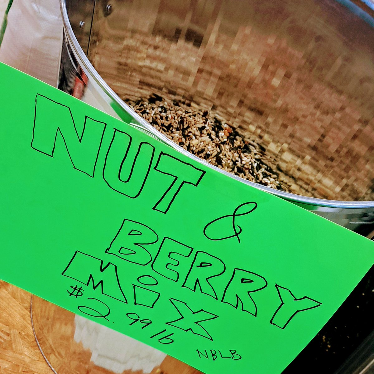 NEW to our #bythepound bird and seed selection: Nut & Berry Mix from #lawtonoklahoma #nblb 

This premium seed will have your outdoor pets chirping and squawking with delight.

@jones_seed carefully picks the best fruits and plants for this delicious blend! 

#tulsaok #localfirst