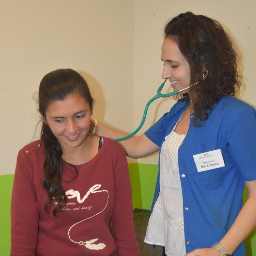 En <a href="/haciendo_camino/">Haciendo Camino</a>, junto con <a href="/cuerpoyalmaong/">Cuerpo y Alma</a>,  realizamos viajes mensuales de profesionales voluntarios para brindar atención a comunidades con poco acceso a la salud.

¡Sumate para hacer el próximo viaje posible! 
linktr.ee/haciendocamino 👣