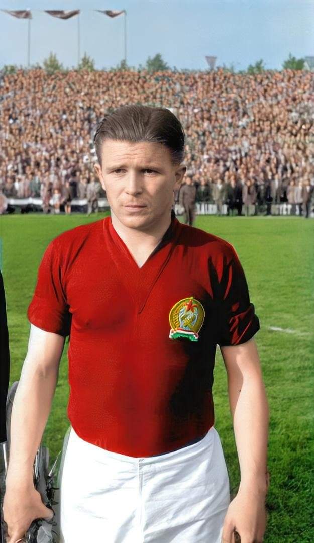 Puskas Hungary @sp1873 @SuperbFootyPics @FootballArchive