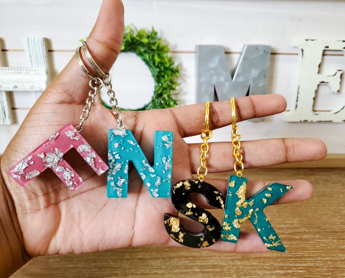 Handmade Resin Letter Keychains 🌈✨️
etsy.com/listing/152695…
#EtsySeller #handmadegifts #giftsformom #giftsforher #mothersdaygifts #MothersDay #womaninbizhour #SpringVibes #resin #resinart #personalized #colorful #keychain #uniquegifts #tuesdayvibe