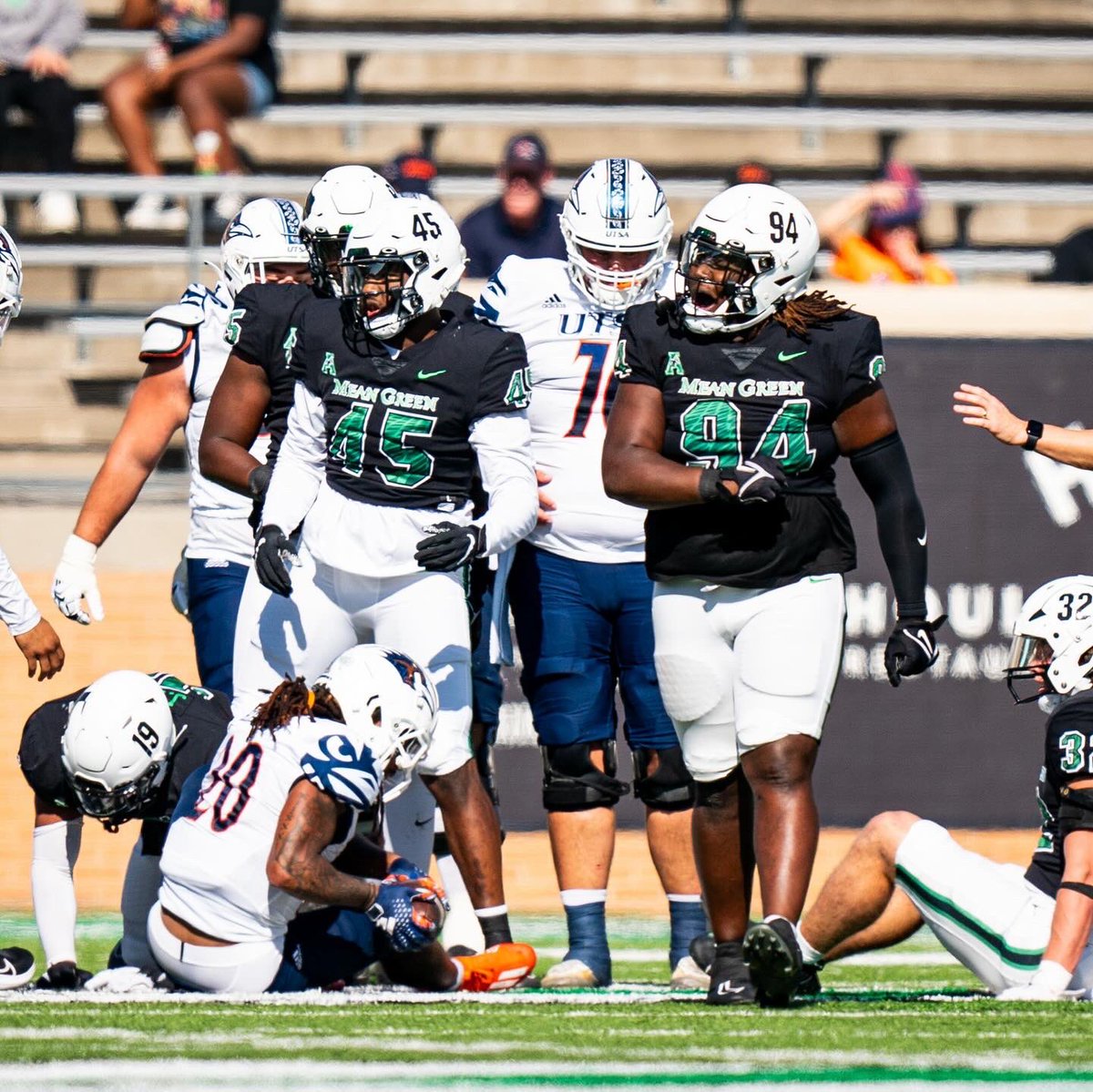 marcusmoore0's tweet photo. I have entering the transfer portal as a graduate transfer with 2 years of eligibility left. Thank you North Texas I appreciate the bonds I made here! https://t.co/GKL0W4P2gn
