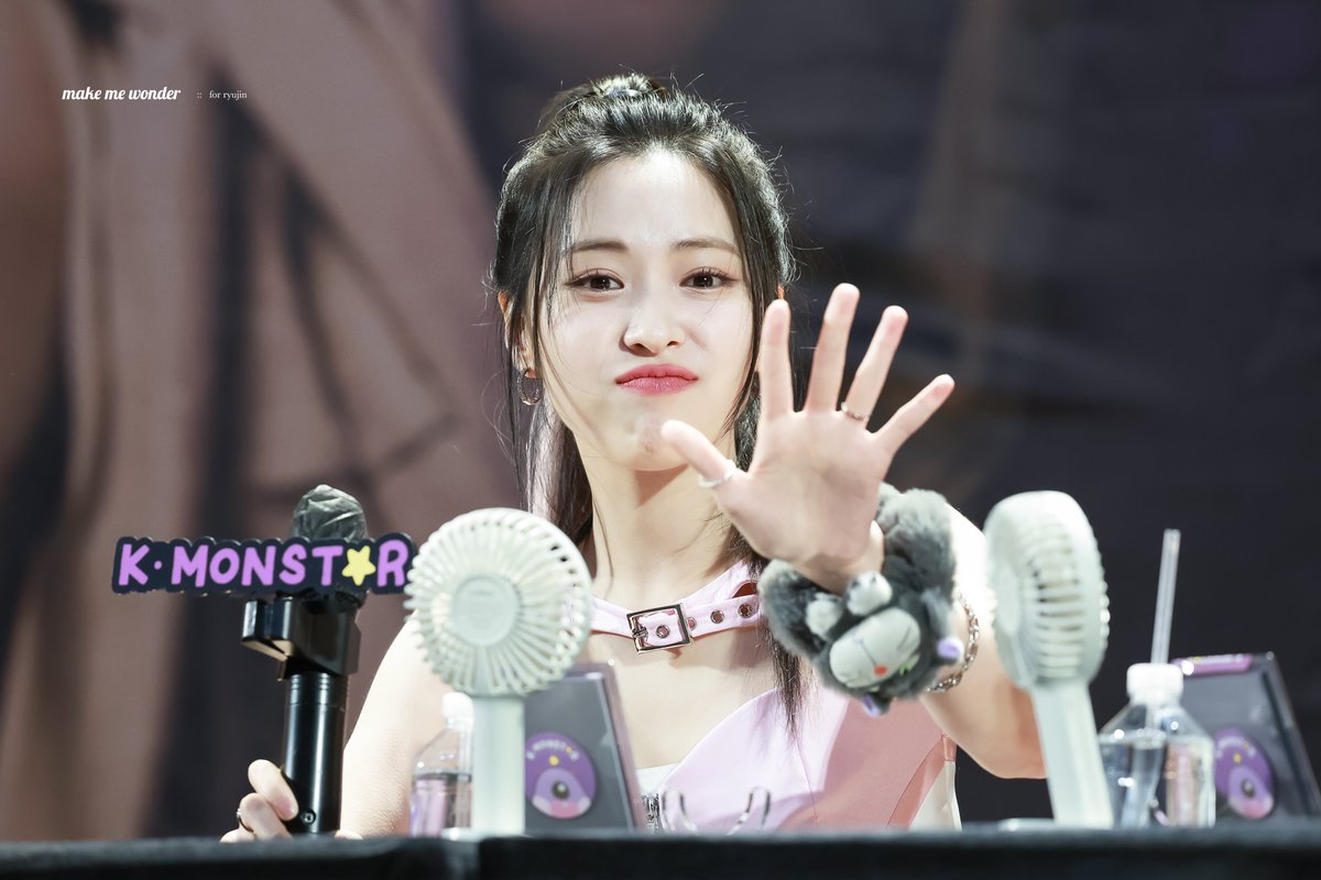 When you look me in the eyes
I catch a glimpse of heaven
I find my paradise

#HappyRyujinDay 
#어느날보다_빛날_류진이의_하루
#AprilPrincessRYUJINDay
#있지 #ITZY #류진 #RYUJIN