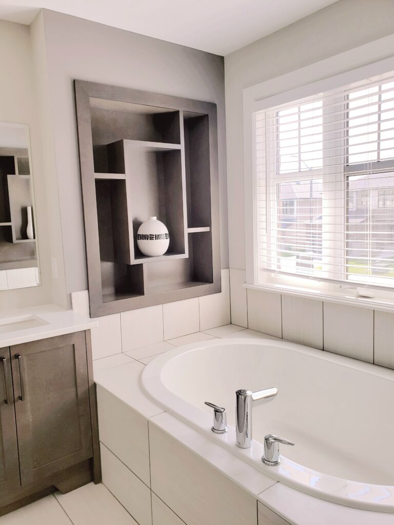 MasterBuildz's tweet image. Time for a bathroom upgrade? 🛁 Master Buildz specializes in bathroom remodeling that combines style and functionality. Let us create your own personal oasis.

Visit our website and schedule a quote today: zurl.co/TVDW  #BathroomRemodeling #LuxuriousSpaces
