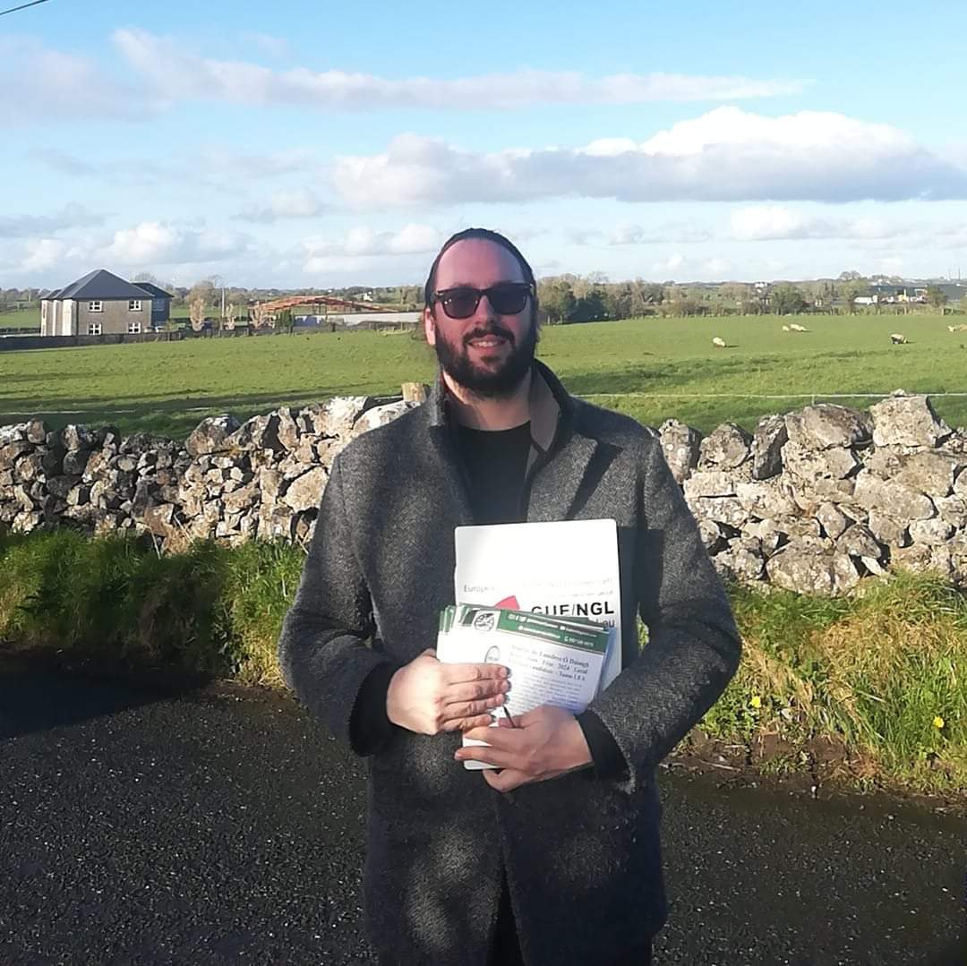 😎 after the 🌧️🌂was out with this evening thanks to all who engaged along Ballymoate, Tuam. A lot of people lending their vote and want change. So many voting SF this time round saying enough is enough. 
DAY 38, 52 days to go to 7th June. 

#changestartshere #votestiofan #LE24