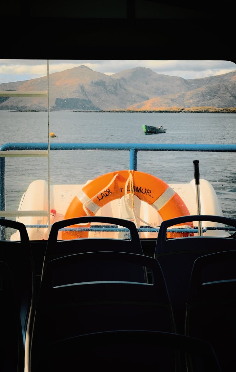 Best commute there ever was 🥰🏴󠁧󠁢󠁳󠁣󠁴󠁿 Some of our staff here at Pierhouse live on the Isle of Lismore, around 5 minutes over Loch Linnhe from our home in Port Appin🥰. They take this little ferry⛴️ to work with seabirds, mountains & breathtaking west coast views for company☺️