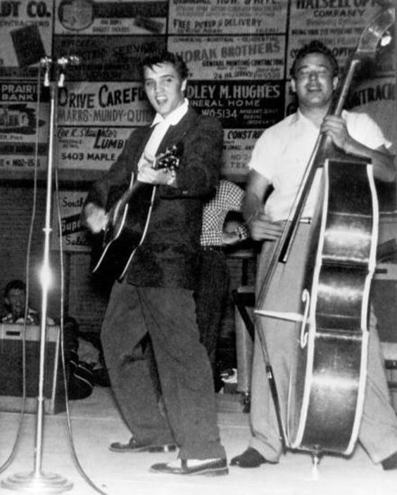 Today 1955, #Elvis performed at the Big 'D' Jamboree, Sportatorium, Dallas, #Texas. More on this day at buff.ly/3ODfMA5⚡️ #elvispresley #graceland #elvisaaronpresley #elvisforever #elvispresleyfans #presley #elvisfans #elvisfan #rocknroll #memphis #tcb #theking