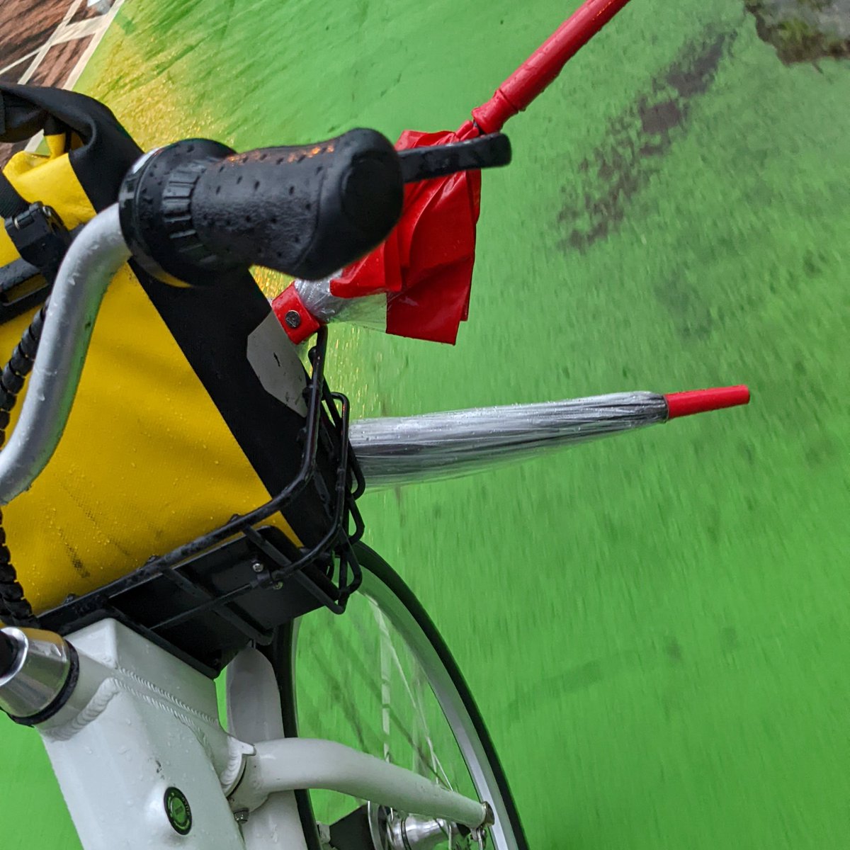 ✅ Fenders ✅ Chain guard ✅ Waterproof bag ✅ Umbrella... We're ready for a multimodal commute, even on a rainy day!
#RideKCBike #BikeShareIsTransit