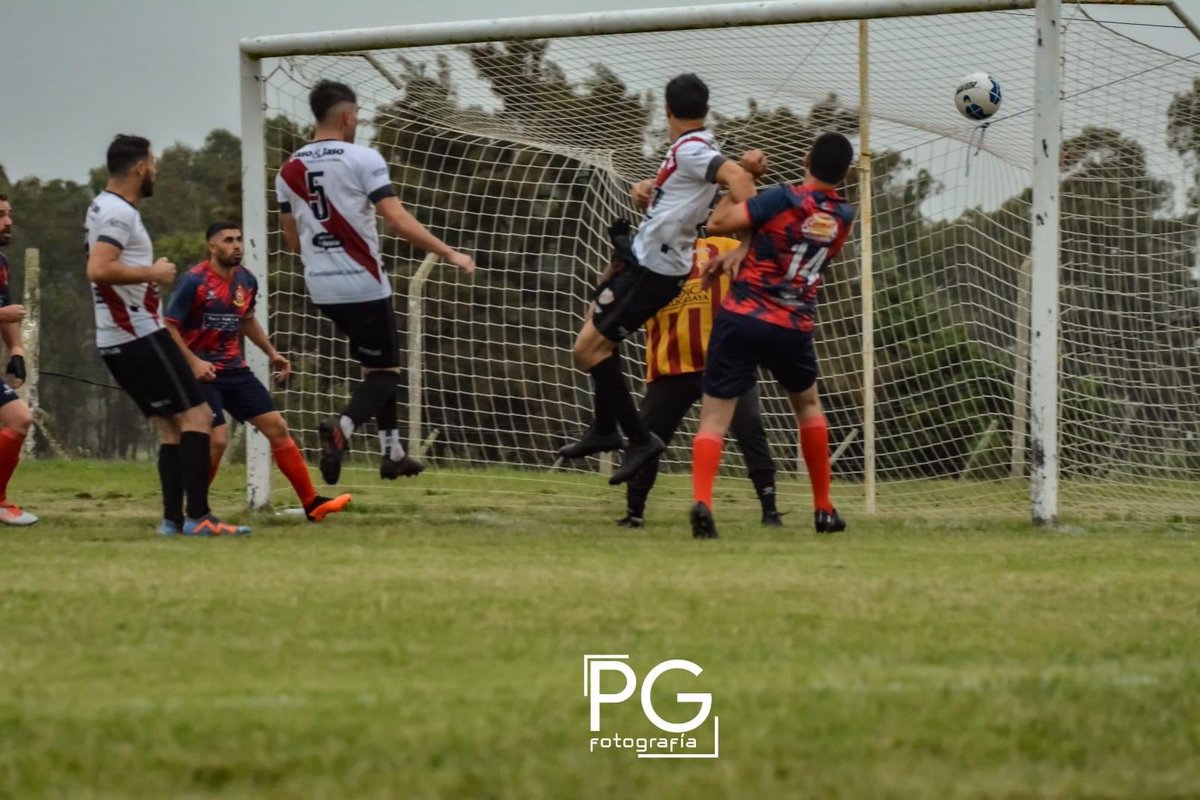 Un tipo querible; el pepe del gol 🙌🏻⚽️

Mieres recuperado de las nanas y en modo goleador para traer los tres puntos ➕3️⃣ de José Pedro Varela por la pre Copa Nacional de Clubes 🏆 🇺🇾 

Vamos que aún faltan 90’ ⏰