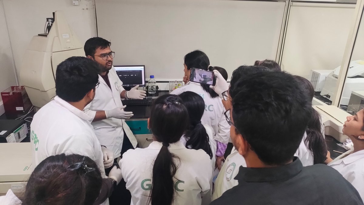 Glimpse of day-2 activities of 2 weeks hands-on training program on 'Marker-Assisted Plant Breeding'.
Jointly organized by @gbrc_gujarat and  @sdau_

@dstGujarat @monakhandhar @ChaitanyaGJoshi @GujBiotechUni @gsbtm

#plantbreeding #marker #KAUSHALYA #biotechnology #SkillIndia