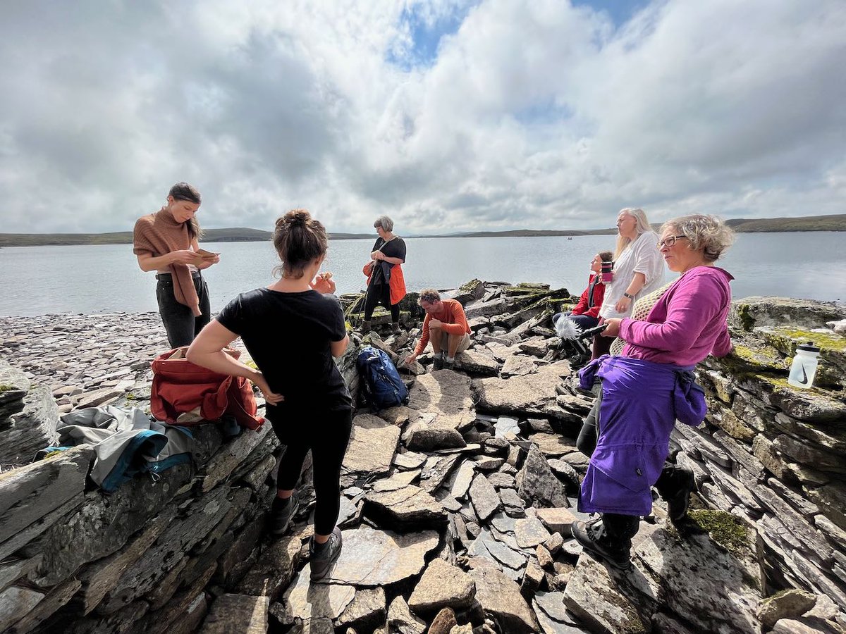 Awydd gwybod mwy am y broses o gydweithio â phobl greadigol a chymunedau i ddatblygu syniadau a gweithgareddau heb gael eu llywio gan dargedau, allbynnau a chanlyniadau? Archwilio Cydweithio Creadigol Dydd Iau Mai 9fed 11:30-1:00 ⬇️tickettailor.com/events/ffiwsar…