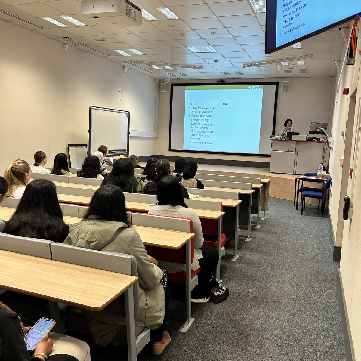 What a way to end last week with our second open day of the year! We welcomed a number of prospective BSc and MSc students to the EI on Saturday. There was a total of 25 attendees, double the number that attended in December and huge success! Many thanks for all involved!