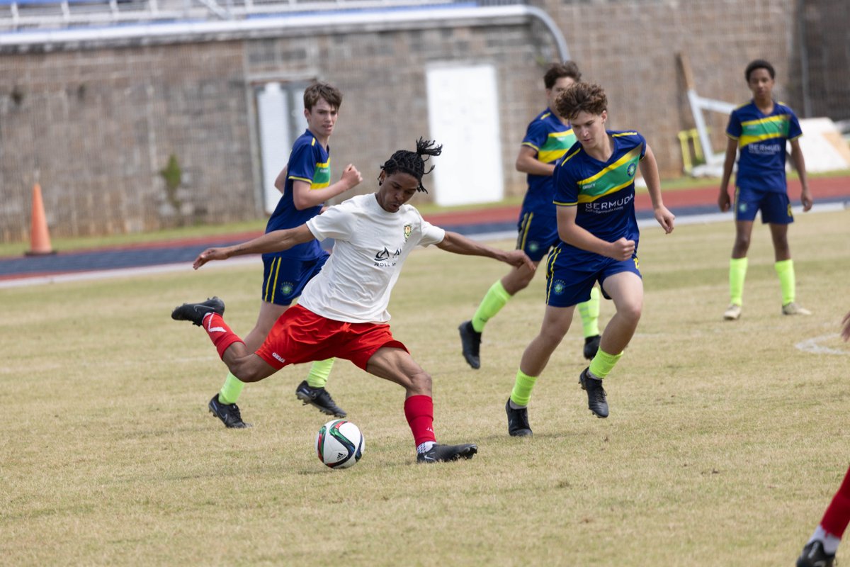 BermudaFA's tweet photo. Relive the moments from the 2024 U-18 Appleby Knockout Cup Final between FC Bascome and NVCC! โฝ๏ธ Swipe through to see some action-shots. ๐ #U18CupFinal #FCBascome #NVCC #FootballHighlights https://t.co/MR5xa9Ja3n