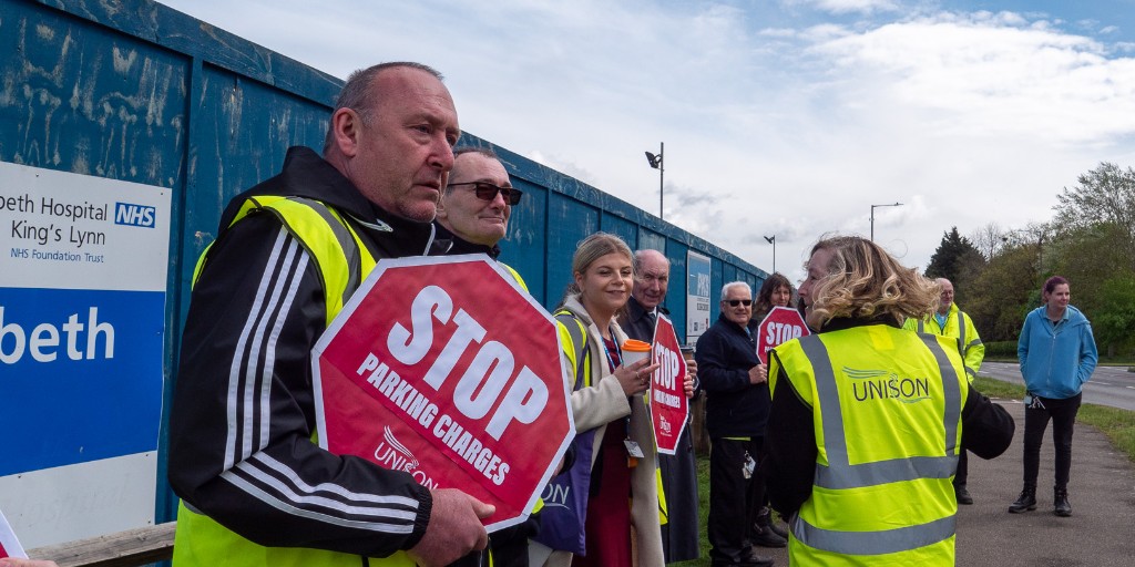 🚗Queen Elizabeth Hospital staff are fighting the reintroduction of parking charges. Join them outside the main entrance from noon to 1pm every day this week protesting to reverse the fees. eastern.unison.org.uk/news/2024/04/k…