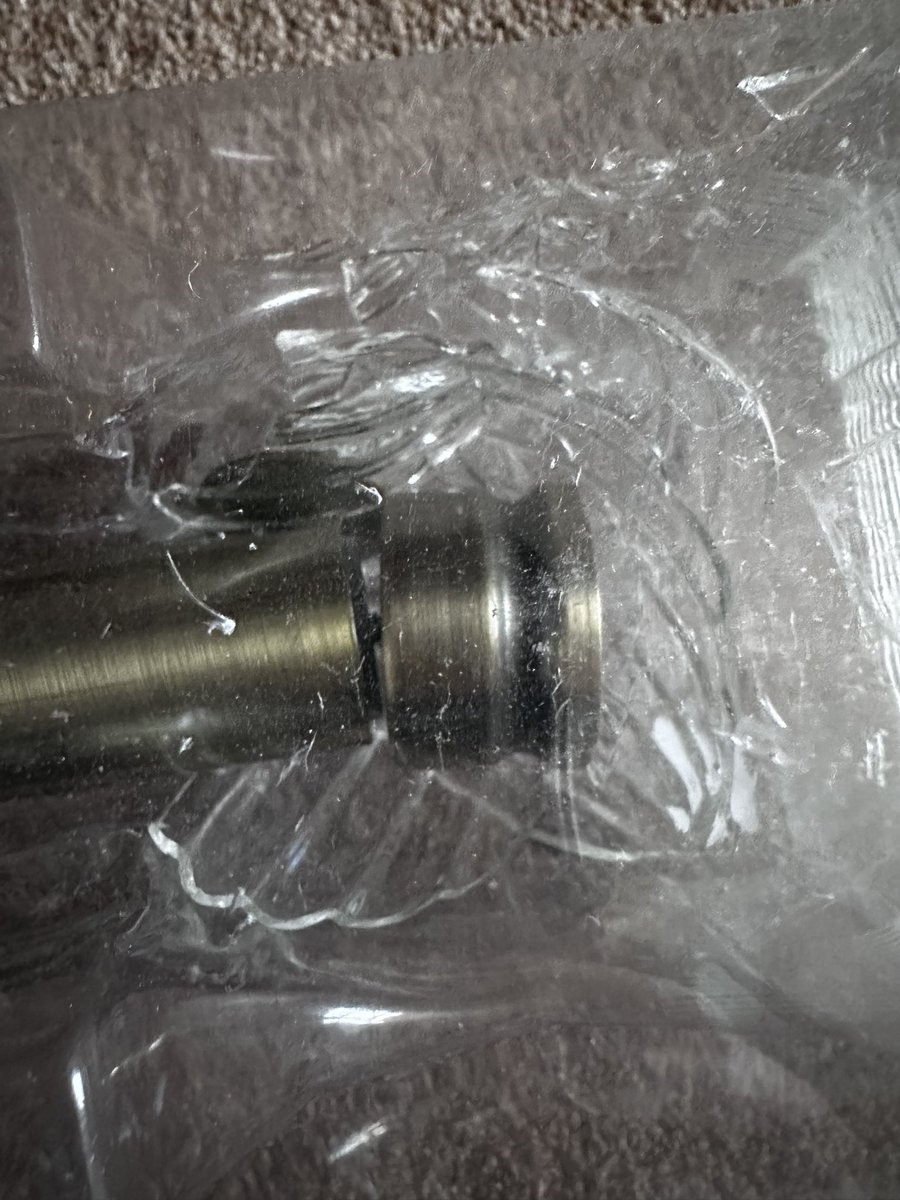 Unique80slover's tweet photo. @DunelmUK 
I ordered this curtain rail from you and just opened it to find one side completely smashed in!
Is there anything you can do? https://t.co/NOfCbdiNkG