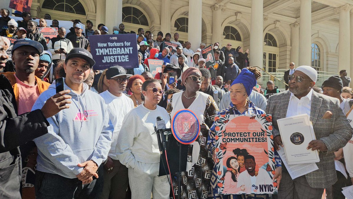 AfricansUS's tweet photo. For far too long the call for housing, work, health &amp; support services for Black migrants have gone unheard. 

Today, 1000+ Black immigrants and advocacy orgs like ACT showed up at NY City Hall to amplify their voices and make their concerns heard! https://t.co/gh6LttVT3m