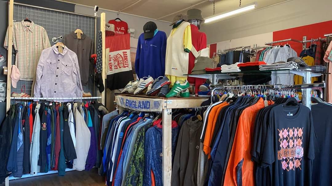 RetroredS70's tweet photo. Hey guys and girls, we would really appreciate it if you could help us gain some followers, either by sharing /retweeting or maybe tagging us in a post if you've purchased from us before, Massive thanks in advance ❤️ https://t.co/Ll2zgHjTkY