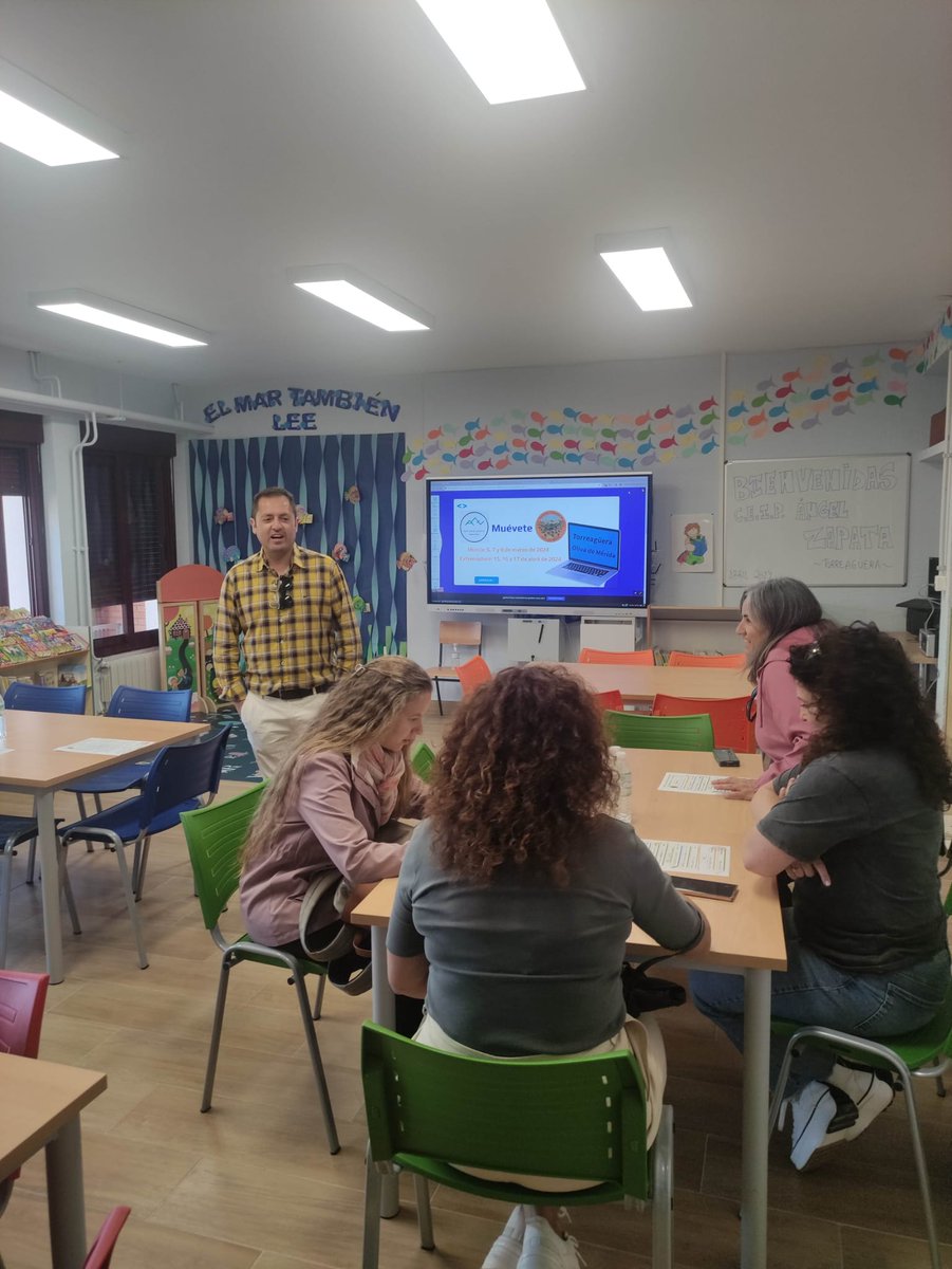 Continuan nuestras 👇 "Comunidades de Innovación Educativa Digital Nacionales" <a href="/DigitalProf_RM/">#DigitalProf</a> , con la visita de nuestros profes del <a href="/CeipZapata/">CEIP ÁNGEL ZAPATA</a> de #Torreagüera , al CEIP Sagrado Corazón de Jesús de Oliva en #Mérida 
<a href="/DigitalProf_RM/">#DigitalProf</a> <a href="/Educarm/">Educarm</a> <a href="/sifopcarm/">SIFOP CARM</a> <a href="/CPR_MERIDA/">CPR de Mérida</a> <a href="/educacionEXT/">Educación, Ciencia y Formación Profesional</a>