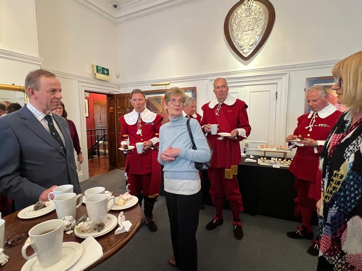 The Master meeting the Company of Pikemen &amp; Musketeers of the Honourable Artillery Company (HAC) &amp; tour of Armoury House,
their beautiful &amp; historic 18th century home near Moorgate.  Set in a large garden complete with the City’s only cricket ground. Such a great day!