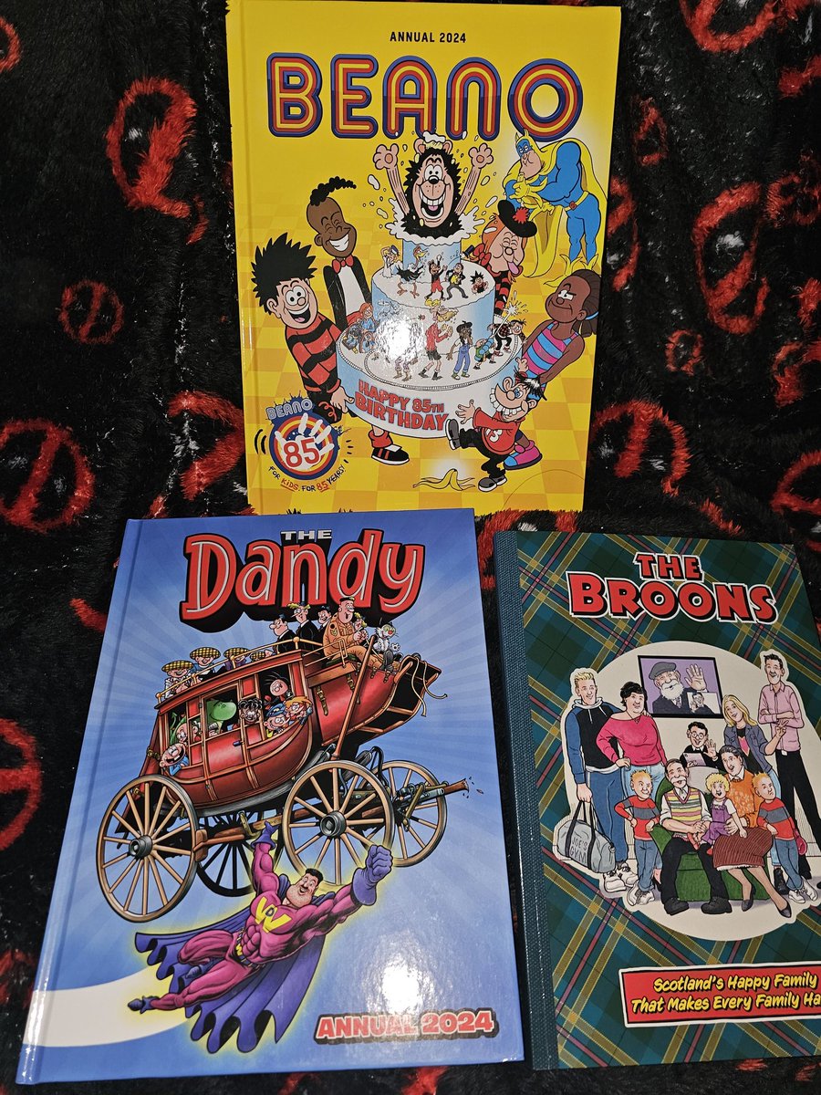 TryingScotsman's tweet photo. Had these wee beauties arrive today...
#Beano #TheDandy #TheBroons https://t.co/m18ox3GFeQ