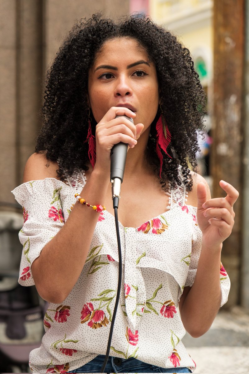 A política que eu faço é na sola do pé, de bairro em bairro, com olho no olho. Por isso, estou pré-candidata à vereadora de Curitiba: política tem que ter a cara de gente como a gente!