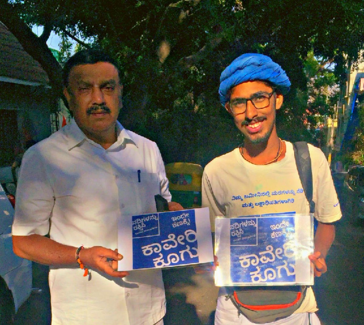 Yashas is doing bare foot padyatra from Thala Cauvery to sea shore poomphur to spread awareness of #CauveryCalling. Many politicians, celebrities are supporting saving Cauvery project. Ravi Subramanya MLA of Basavangudi, is supporting whole heartedly. #SaveSoil