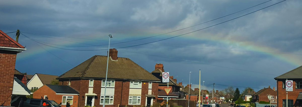 People are bored of my Labour🌹 campaign selfies. So just for tonight, when campaigning in Tipton, I took a photo of a rainbow🌈 instead. @SandwellLabour