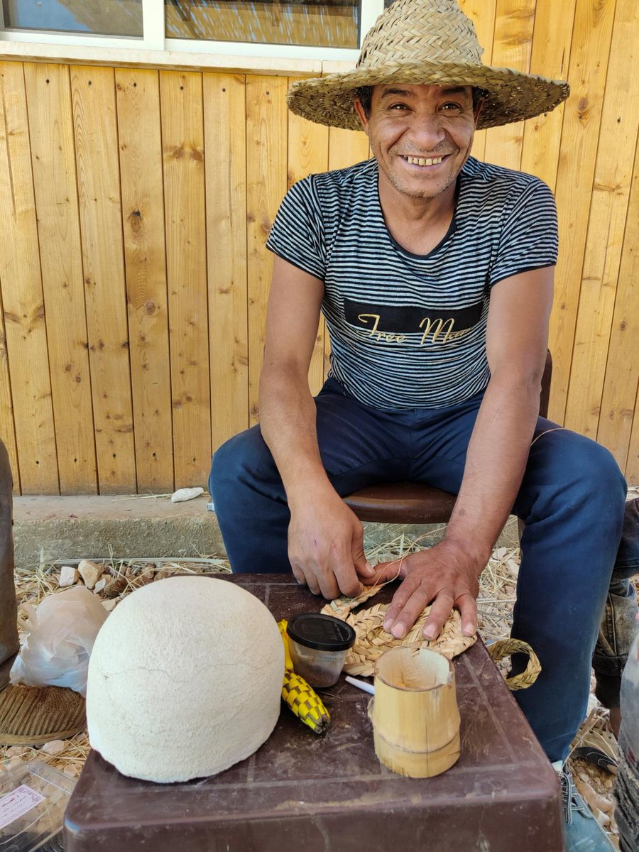 By bringing local experts to Mekse Nature Park, A Rocha Lebanon is keeping traditional practices alive like weaving, earthen building, scything and traditional beekeeping.