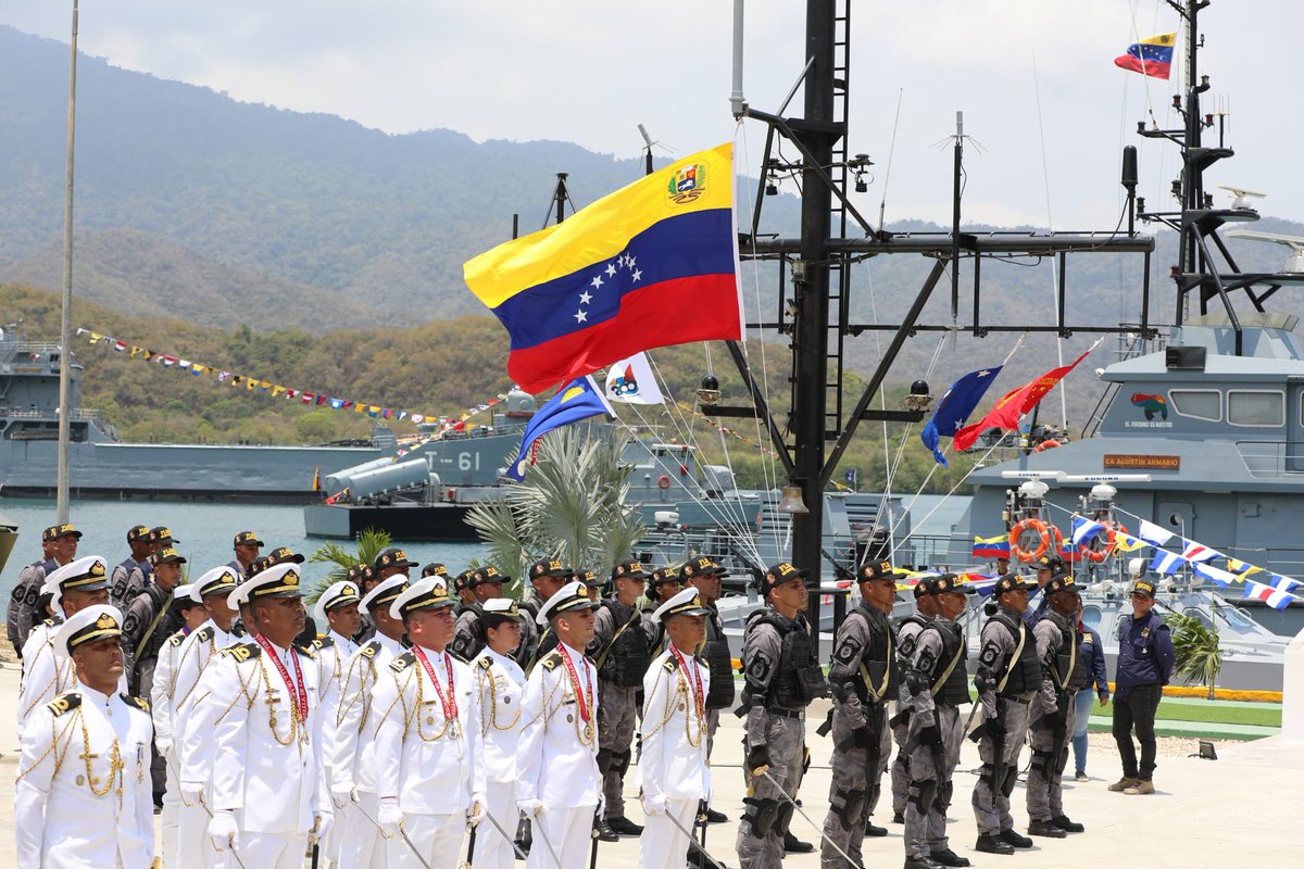 #16Abr Desde Turiamo edo. Aragua, GJ @vladimirpadrino liderizó la celebración del 218° Aniv. de la Conformación de la Escuadra naval libertadora, 66° Aniv. de la creación del Comando de la Escuadra Bolivariana; 43° Aniv. de la creación del Comando de Guardacostas