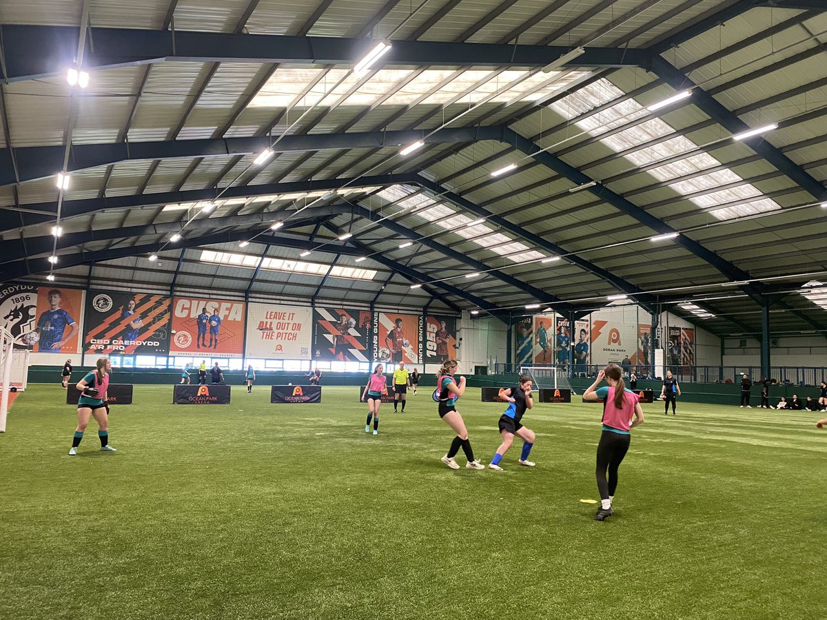 A great day at our #HoopeducationSecondaryFives football festivals, as we welcomed year 9 & 10 pupils from our Cardiff & Vale of Glamorgan Secondary schools to @oceanparkarena1 Llongyfarchiadau | Congratulations to @plasaddgorff our year 9 & 10 mixed event winners.